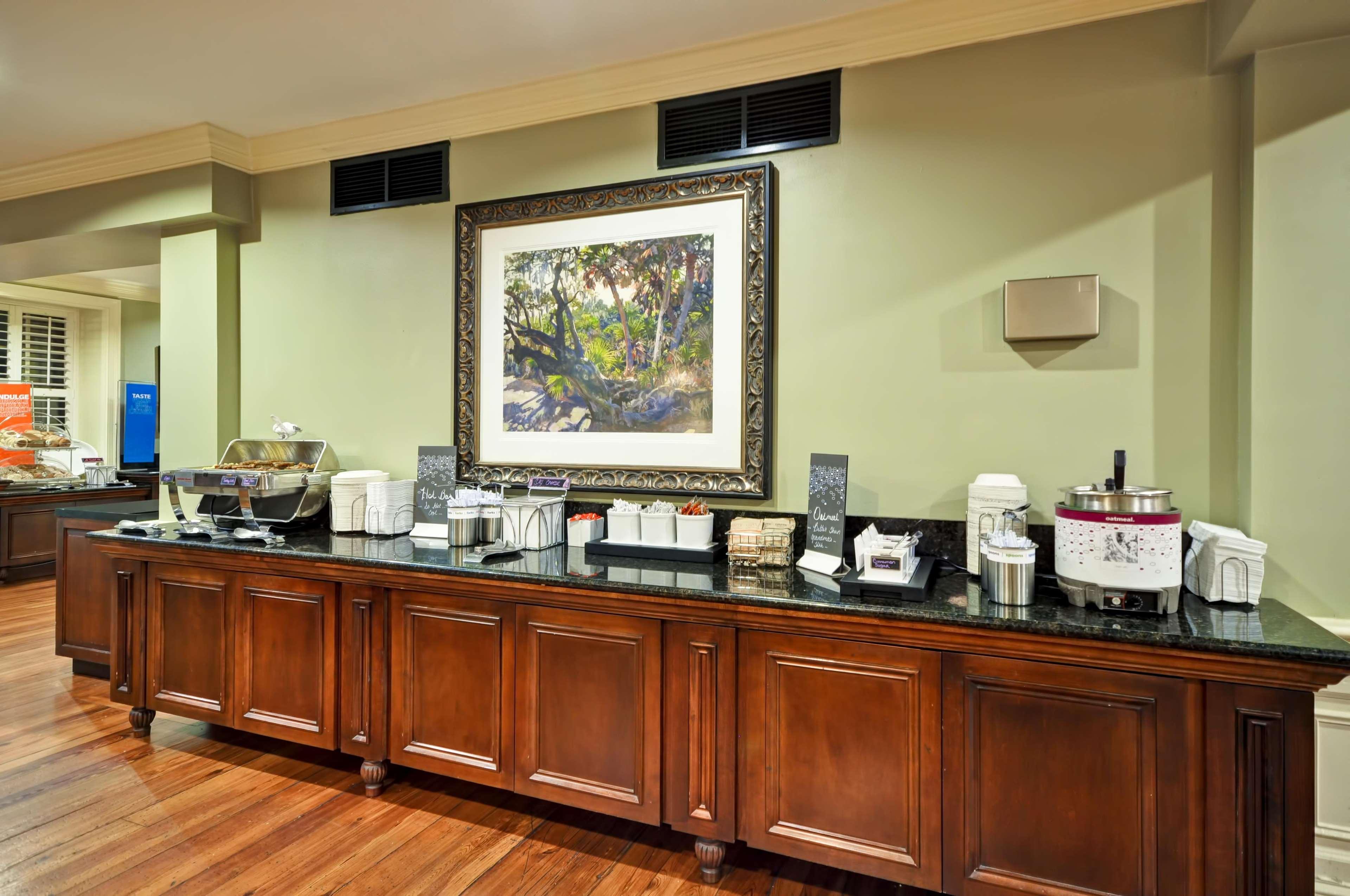 Hampton Inn Charleston-Historic District Extérieur photo
